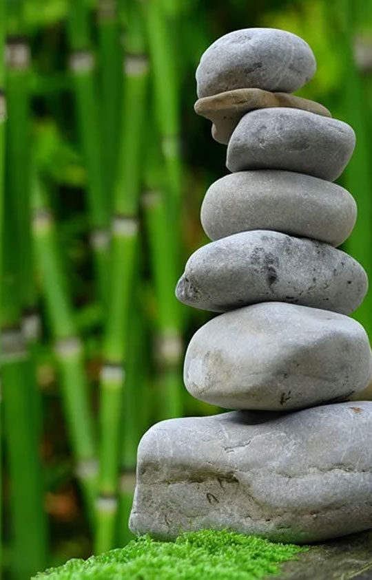 2 people smiling hero